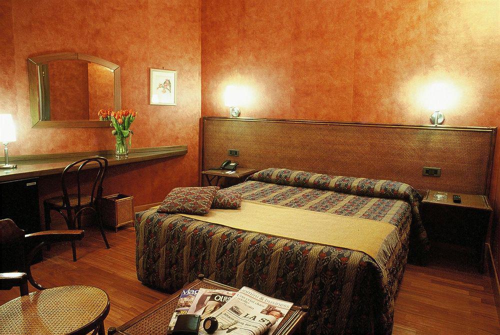 Ariosto Hotel Милано Стая снимка
