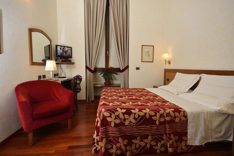 Ariosto Hotel Милано Екстериор снимка
