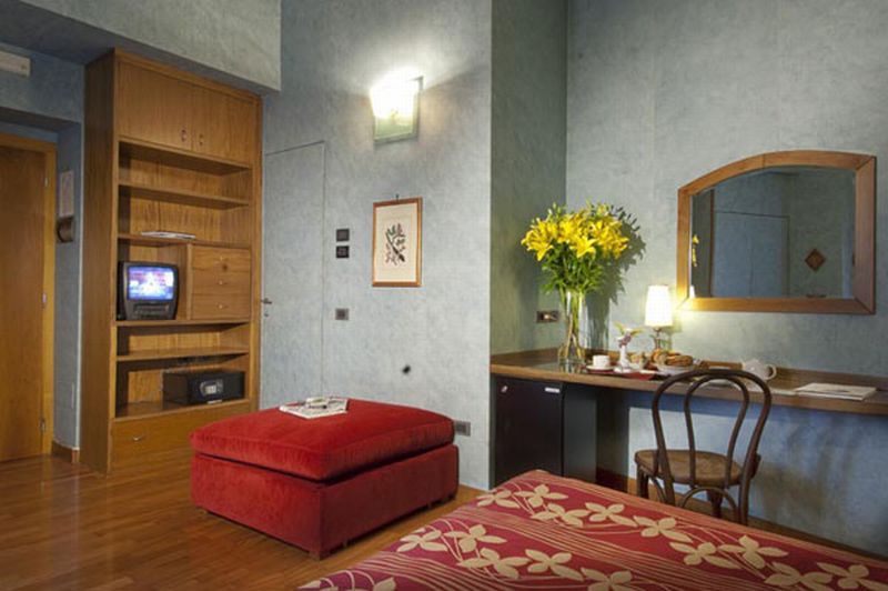 Ariosto Hotel Милано Екстериор снимка